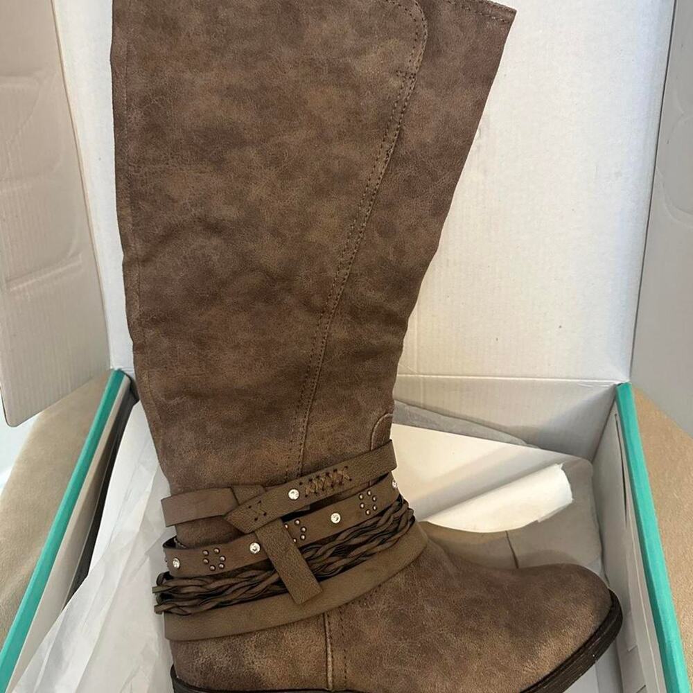 Like New Cool Toned Brown leather knee high boots Western Style 8.5